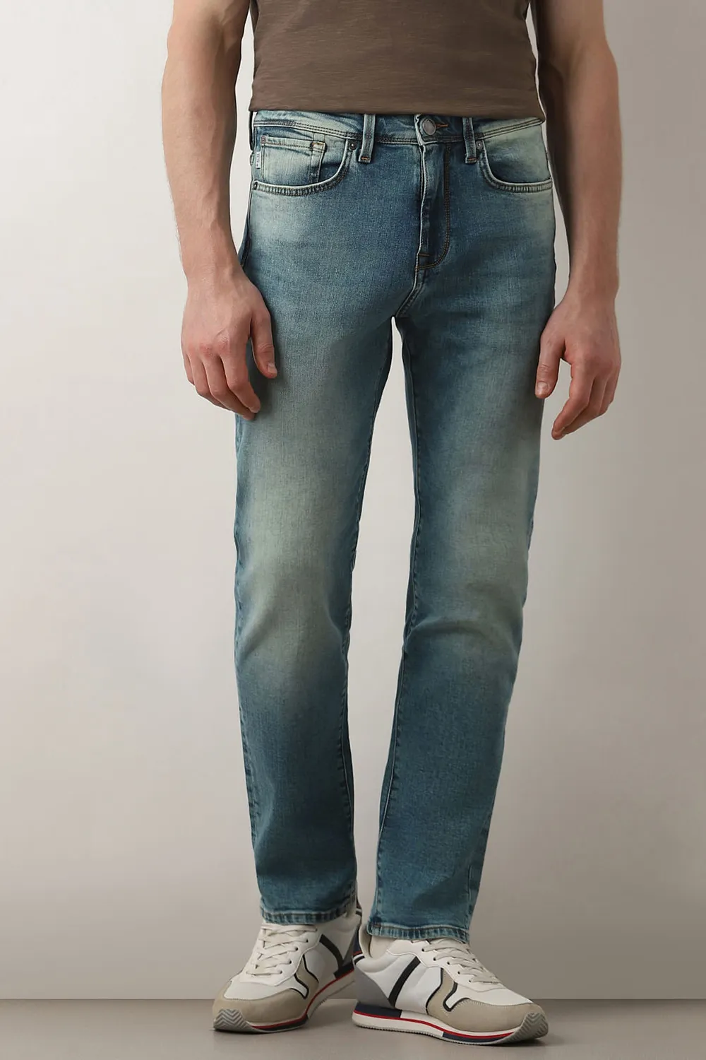 Blue Mid Rise Scott Straight Fit JEANS