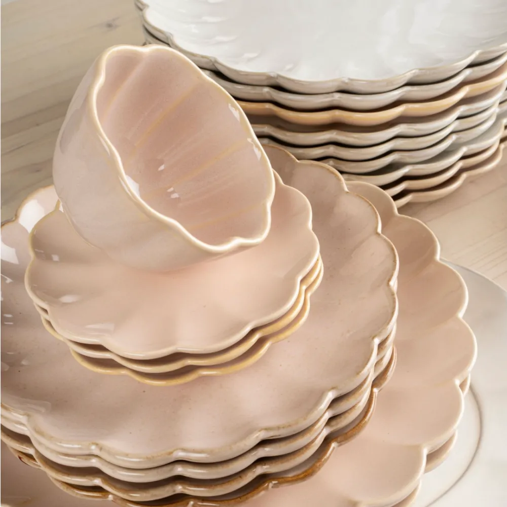 Timeless Scalloped Table Serving Piece
