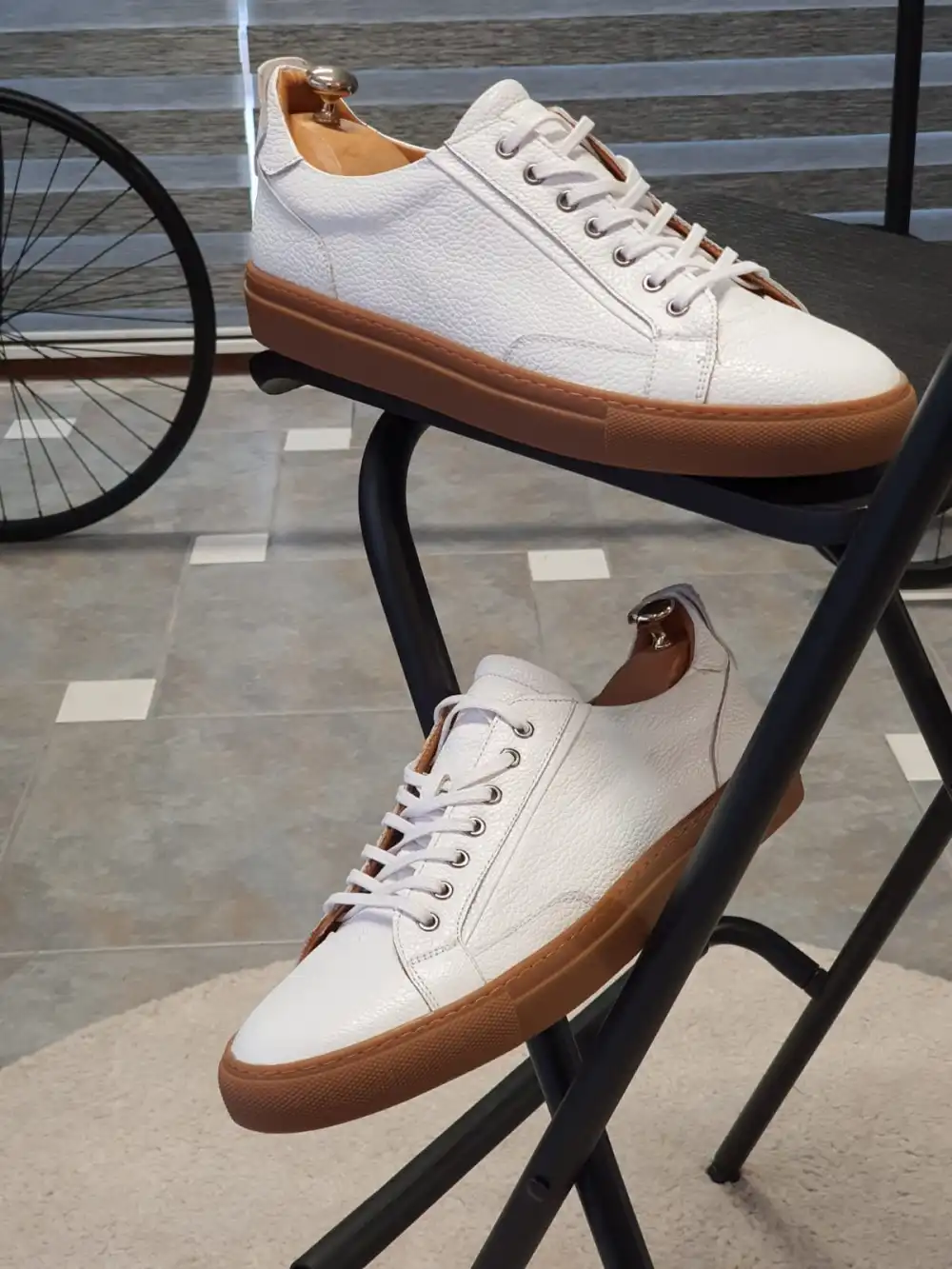 Refined Classic Low-Top Sneakers