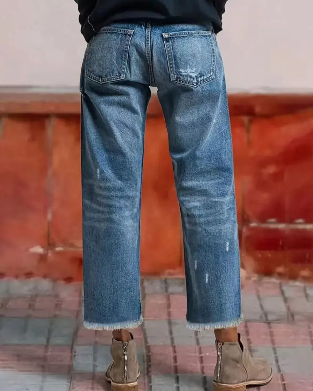 Raw-Hem Mid-Rise Cropped Straight-Leg Jeans