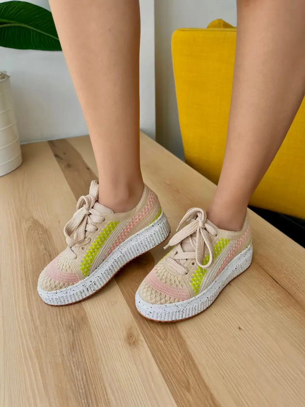Polished Simple Everyday Casual Sneakers