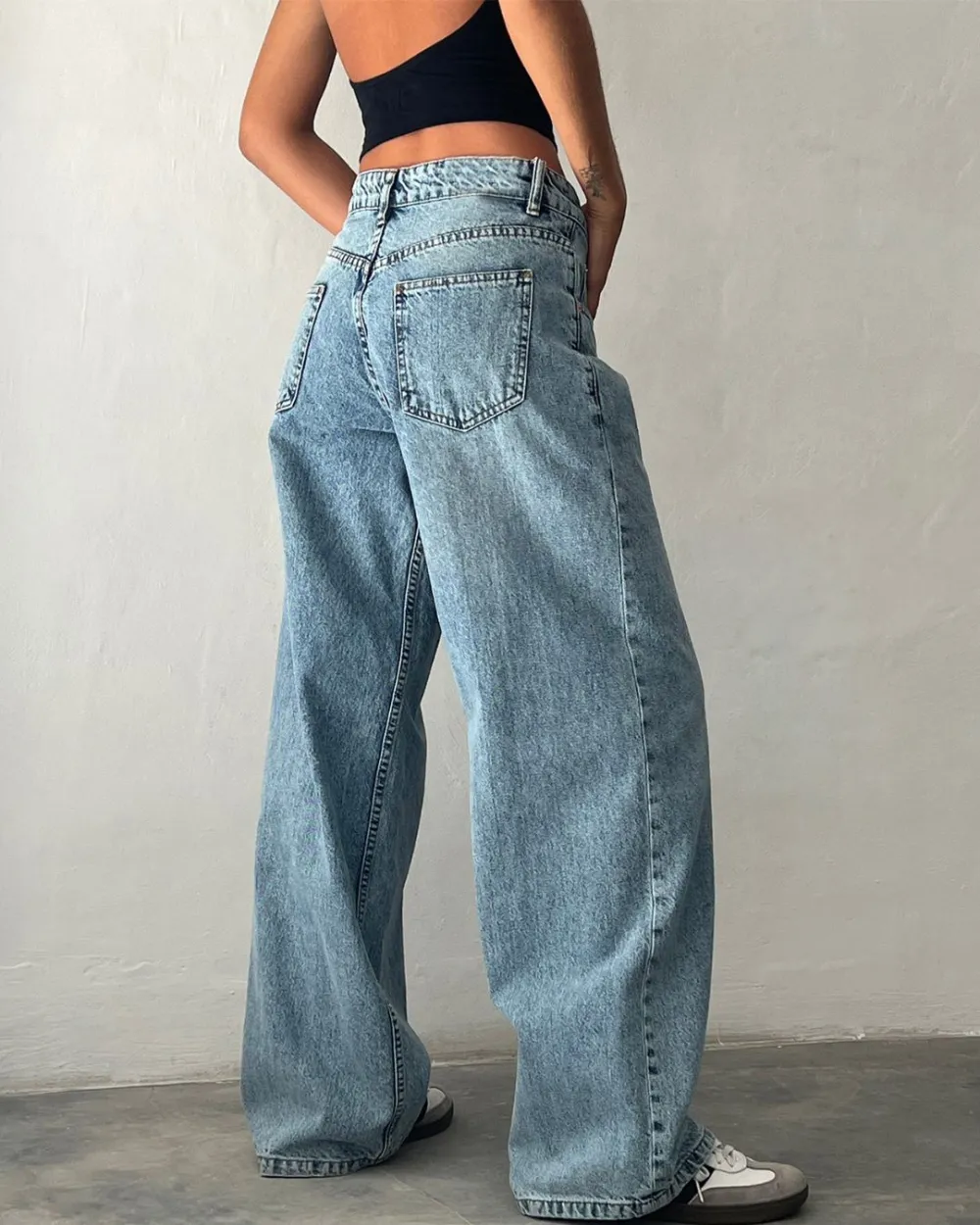Relaxed Mid-Rise Straight-Leg Jeans