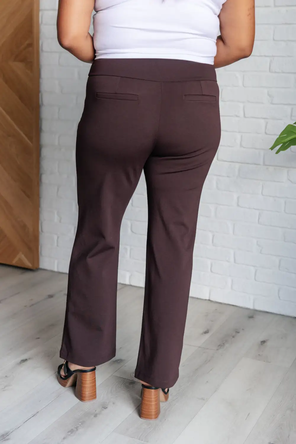 Magic Straight Pants In Chocolate