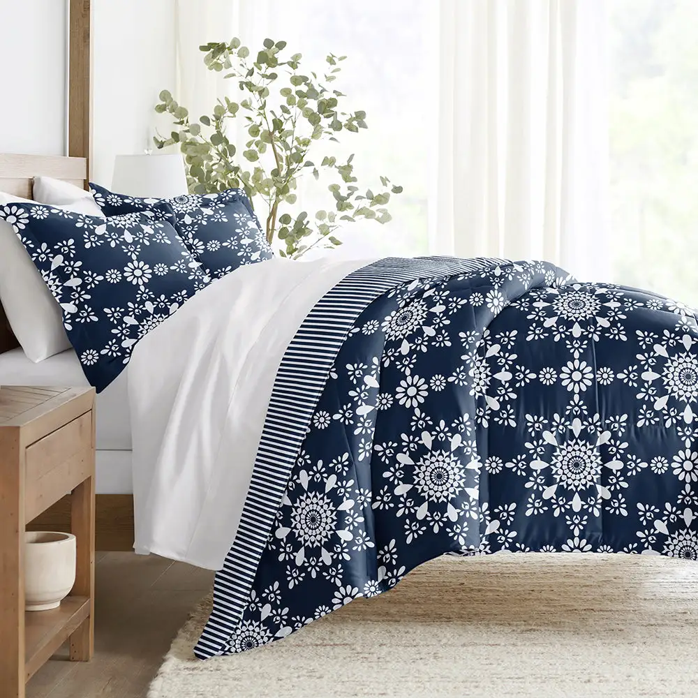 Daisy Medallion Reversible Down Alternative Comforter Set