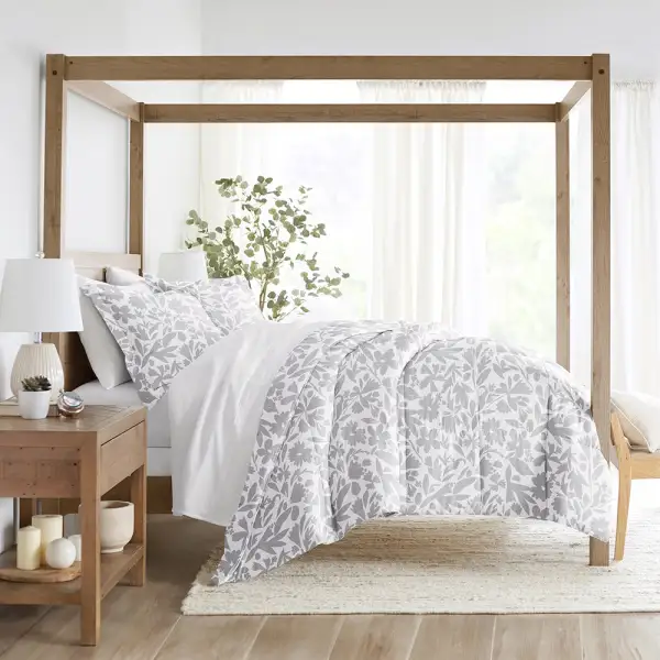 Abstract Garden Patterned Down Alternative Comforter Set