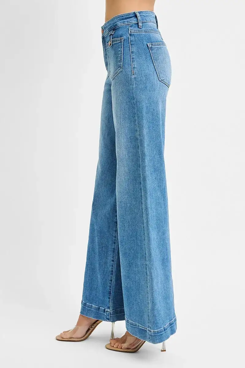 Mid Rise Wide Leg Pocketed Denim Jeans