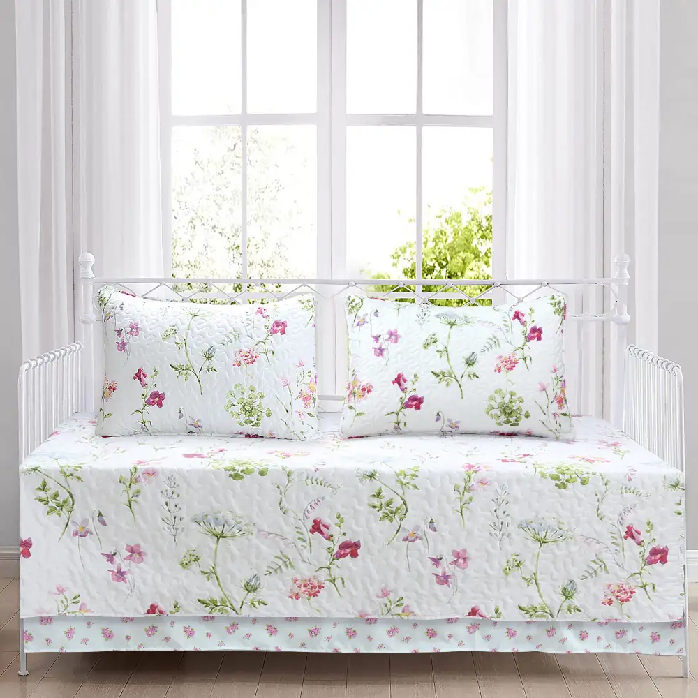 Microfiber Floral Reversible Quilt Bedding Set