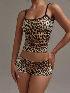 Refined Leopard-Print Top and Shorts Matching Set