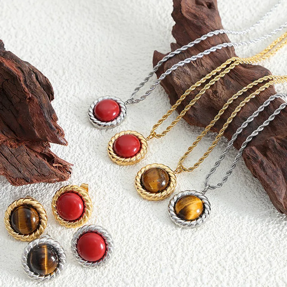 Layered Vintage Pendant Necklace