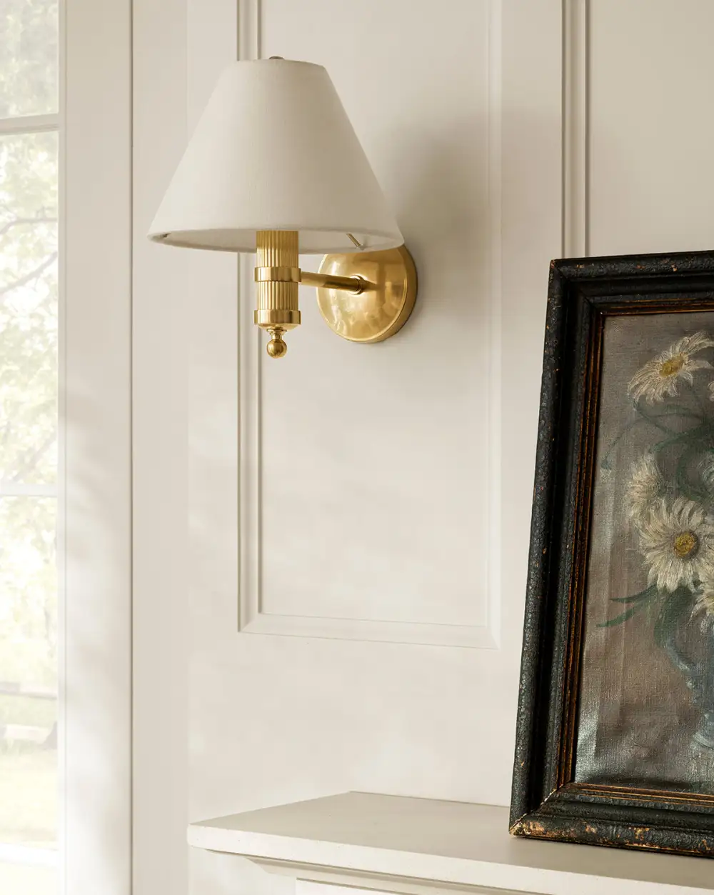 Reeded-Detail Classic Wall Sconce