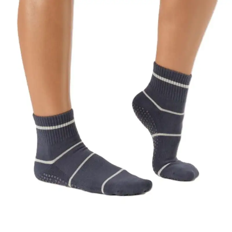 Everyday Striped Quarter-Crew Grip Socks