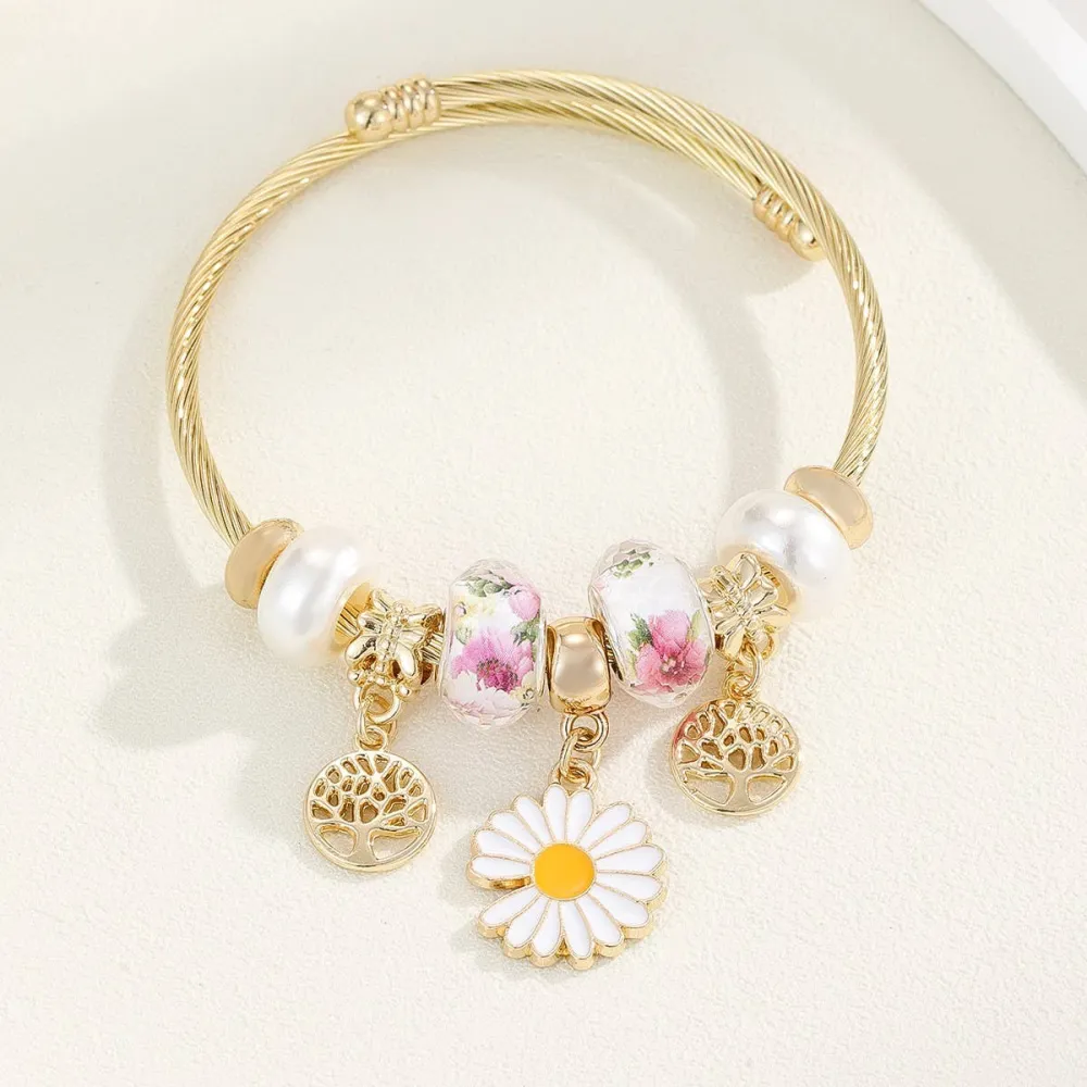 Beaded Floral Pendant Necklace