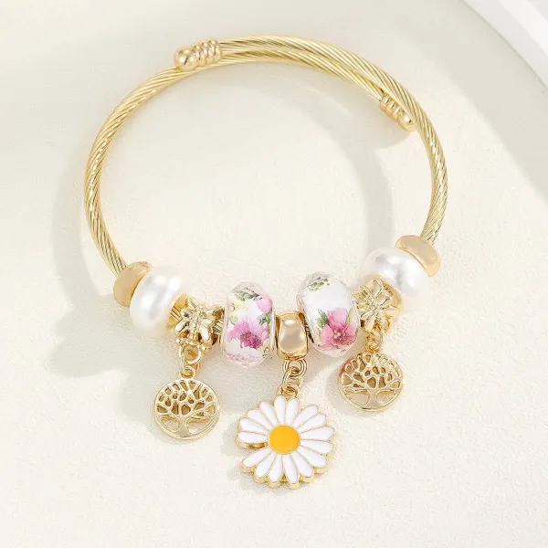 Beaded Floral Pendant Necklace