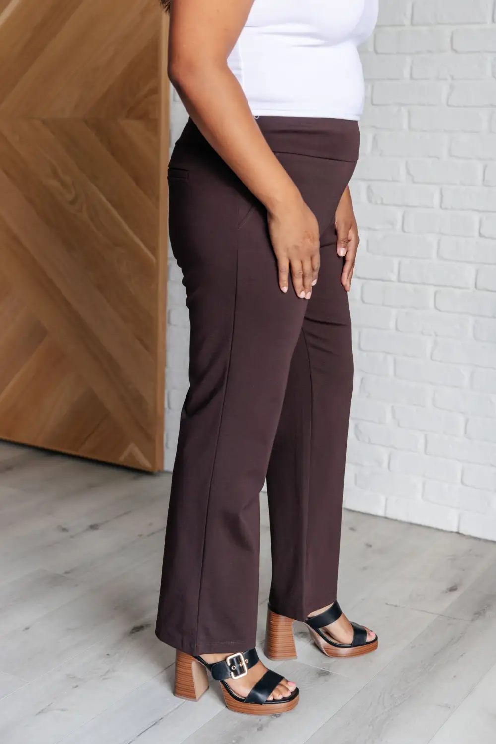 Magic Straight Pants In Chocolate