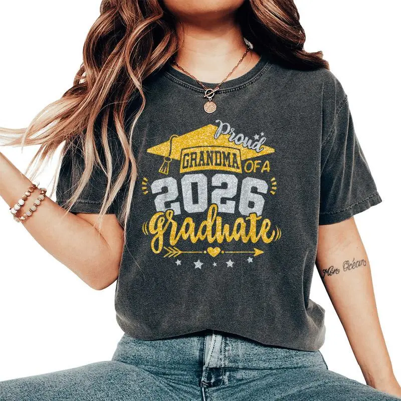 Proud Grandma Of A 2026 Graduate Grad Senior Graduation Women's Oversized Comfort T-Shirt