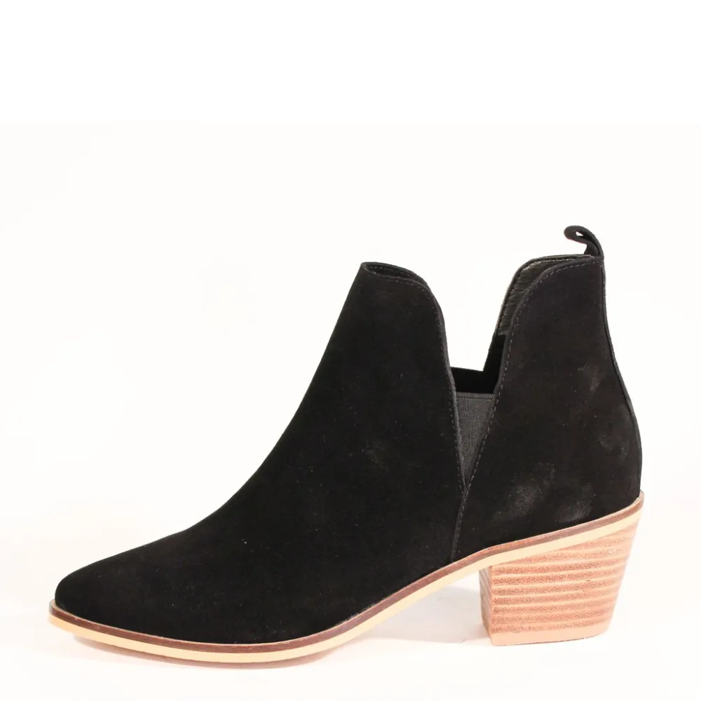 Heeled Chelsea Ankle Boots