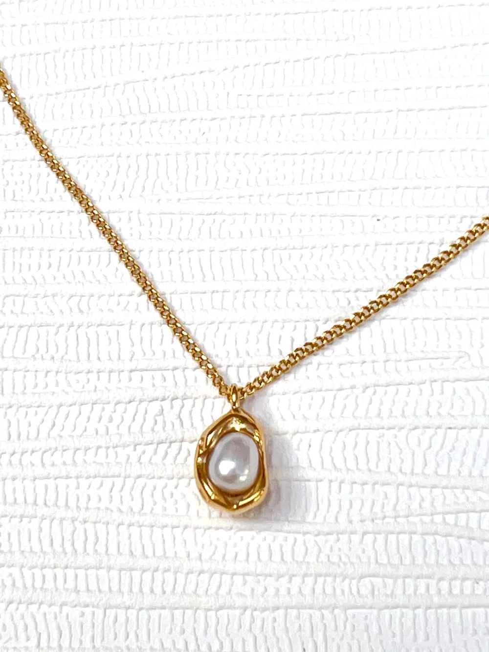 Pearl Pendant Chain Necklace