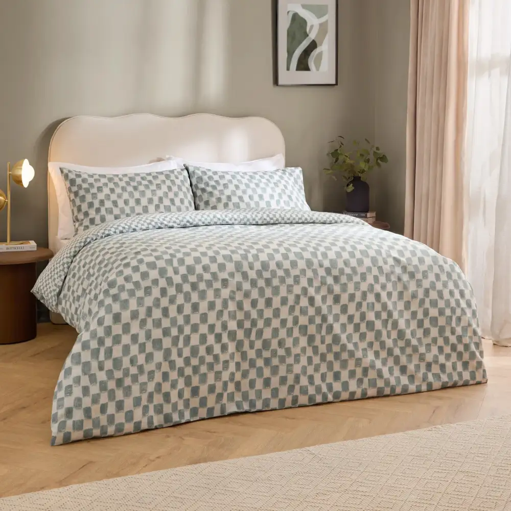 Calm Bedroom Reversible Check Cotton Duvet Cover Set