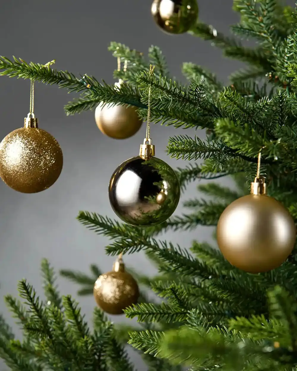 Classic Shatterproof Bauble Set