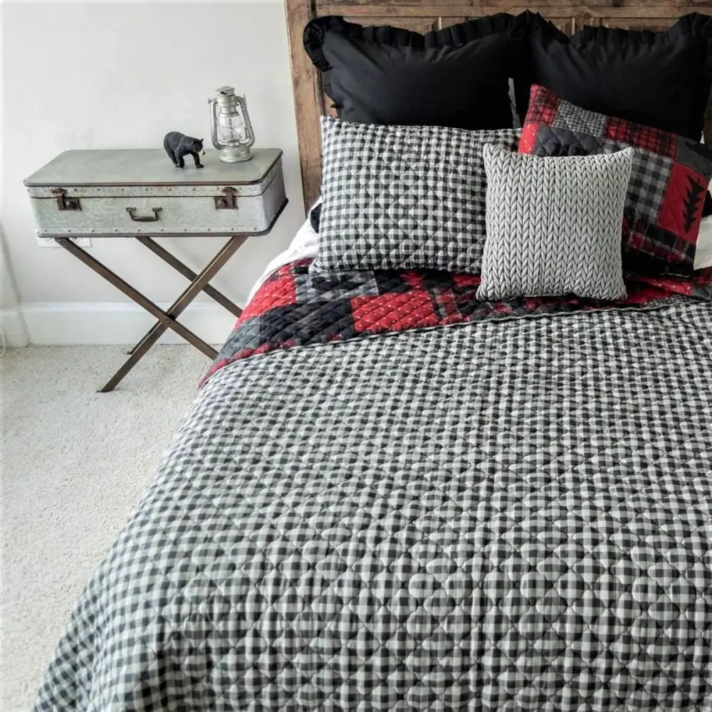 Classic Timeless Reversible Quilted Quilt Set