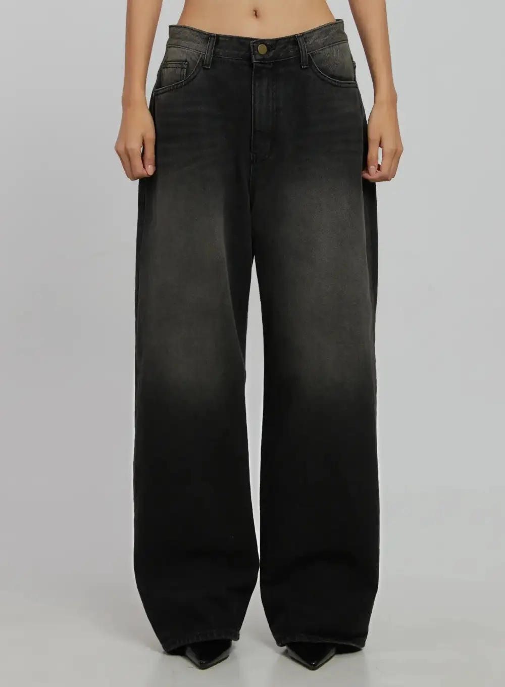 Wide-Fit Pocketed Washed Wide Leg Jeans