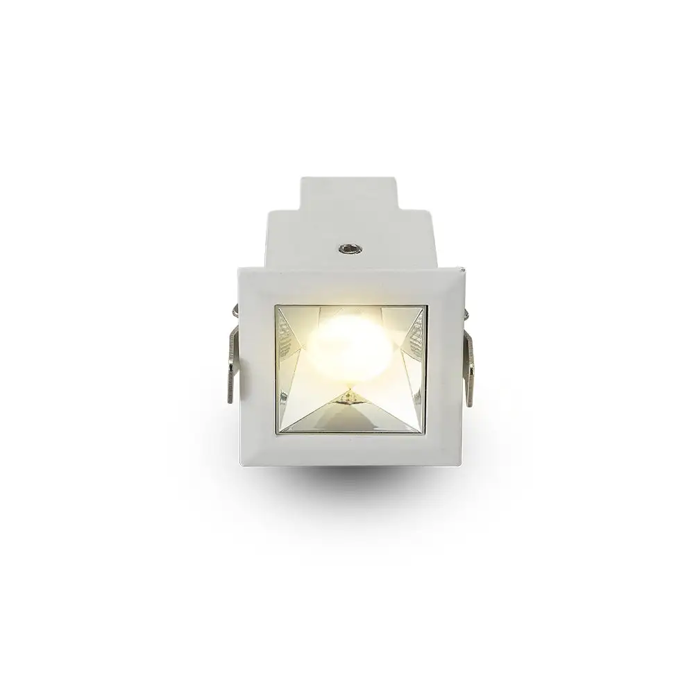 Single-Light LED Fixed Recessed Downlight With Trim Beam Angle