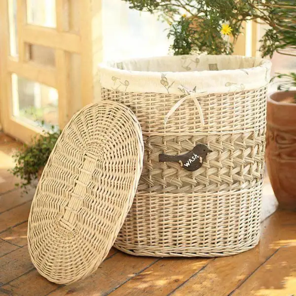 Classic Lidded Woven Round Wicker Laundry Basket