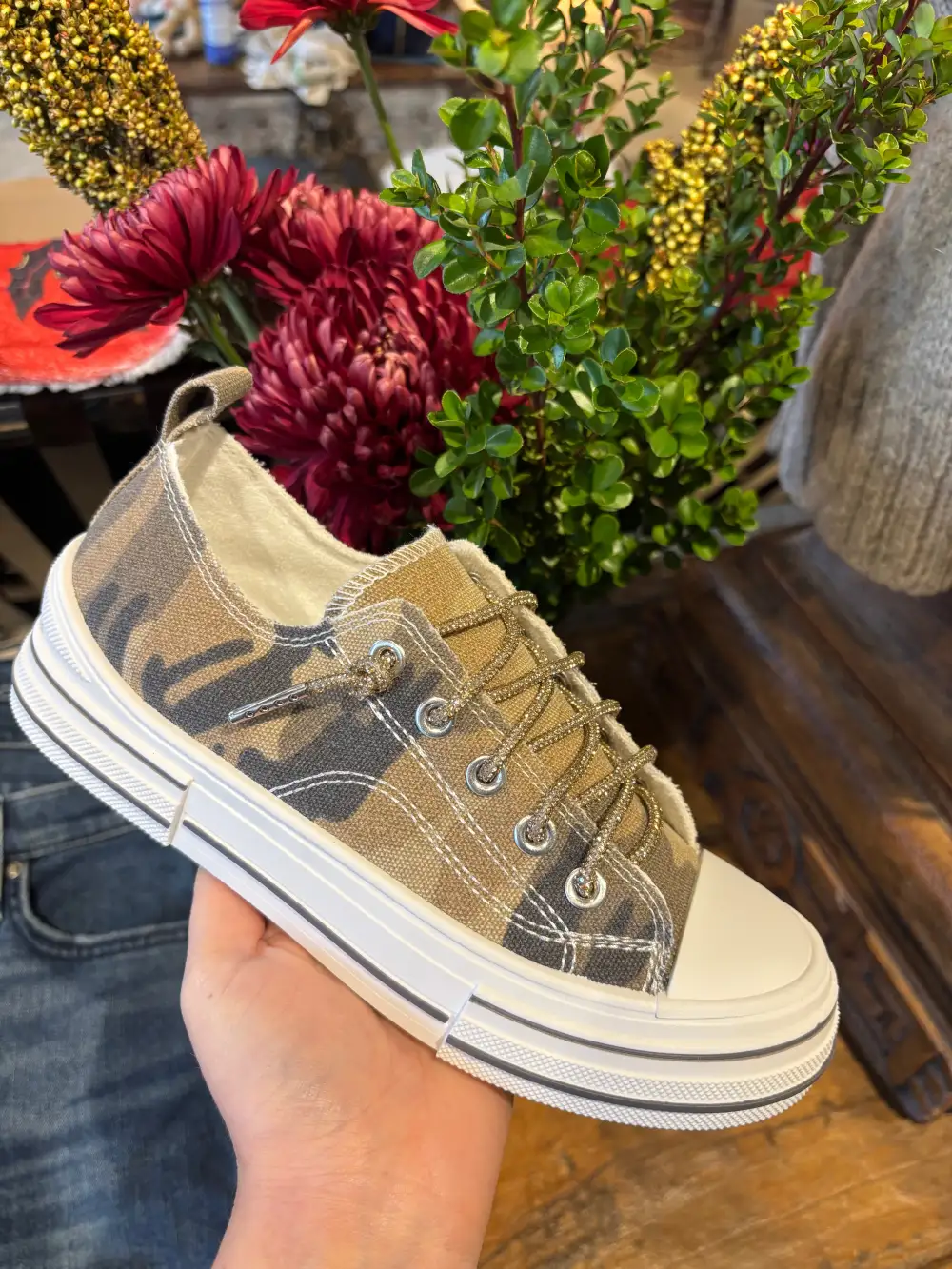Relaxed Everyday Casual Sneakers