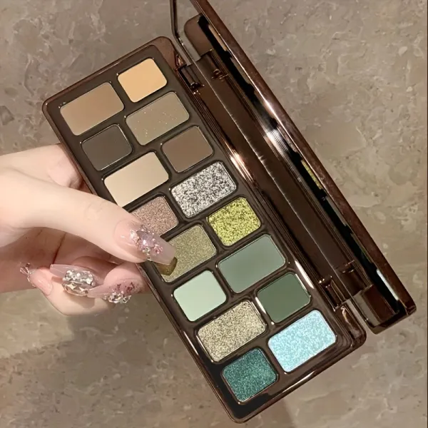Long-Lasting Multi-Finish Eyeshadow Palette