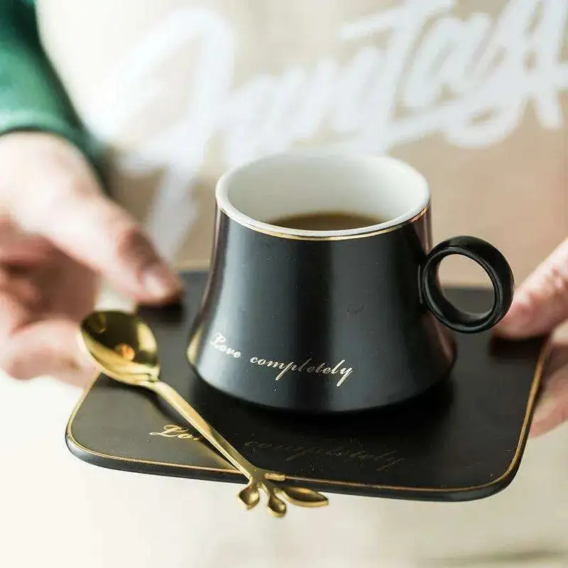 Porcelain Luxurious Cup Set Everyday