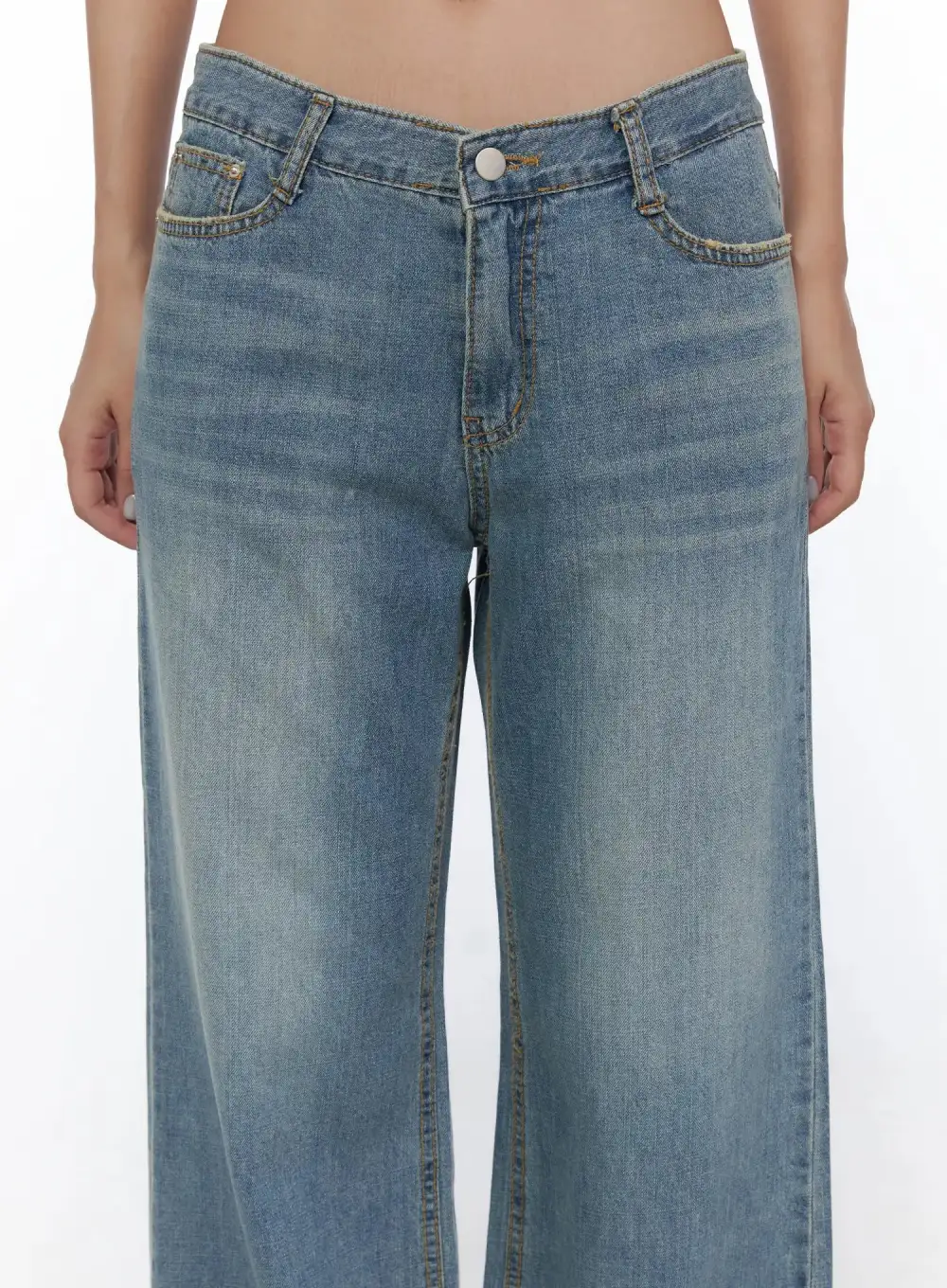 Low-Rise Wide Jeans
