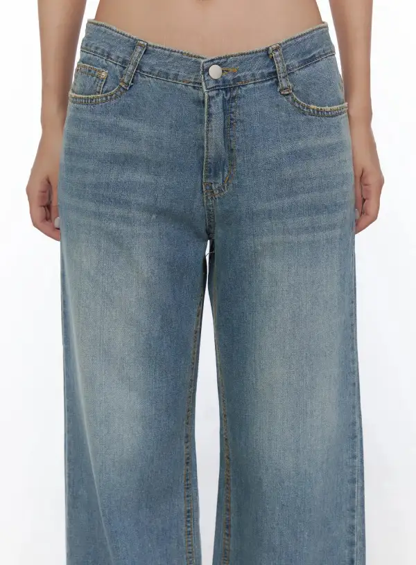 Low-Rise Wide Jeans
