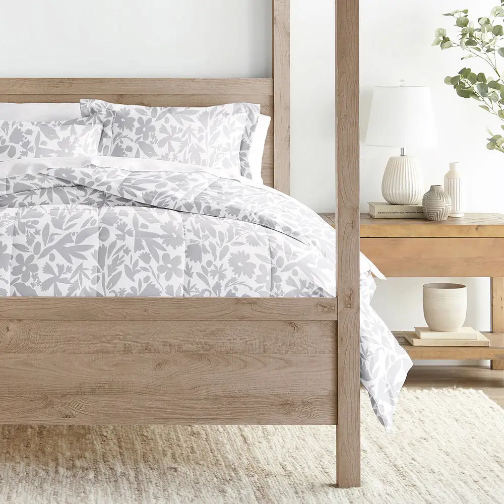 Abstract Garden Patterned Down Alternative Comforter Set