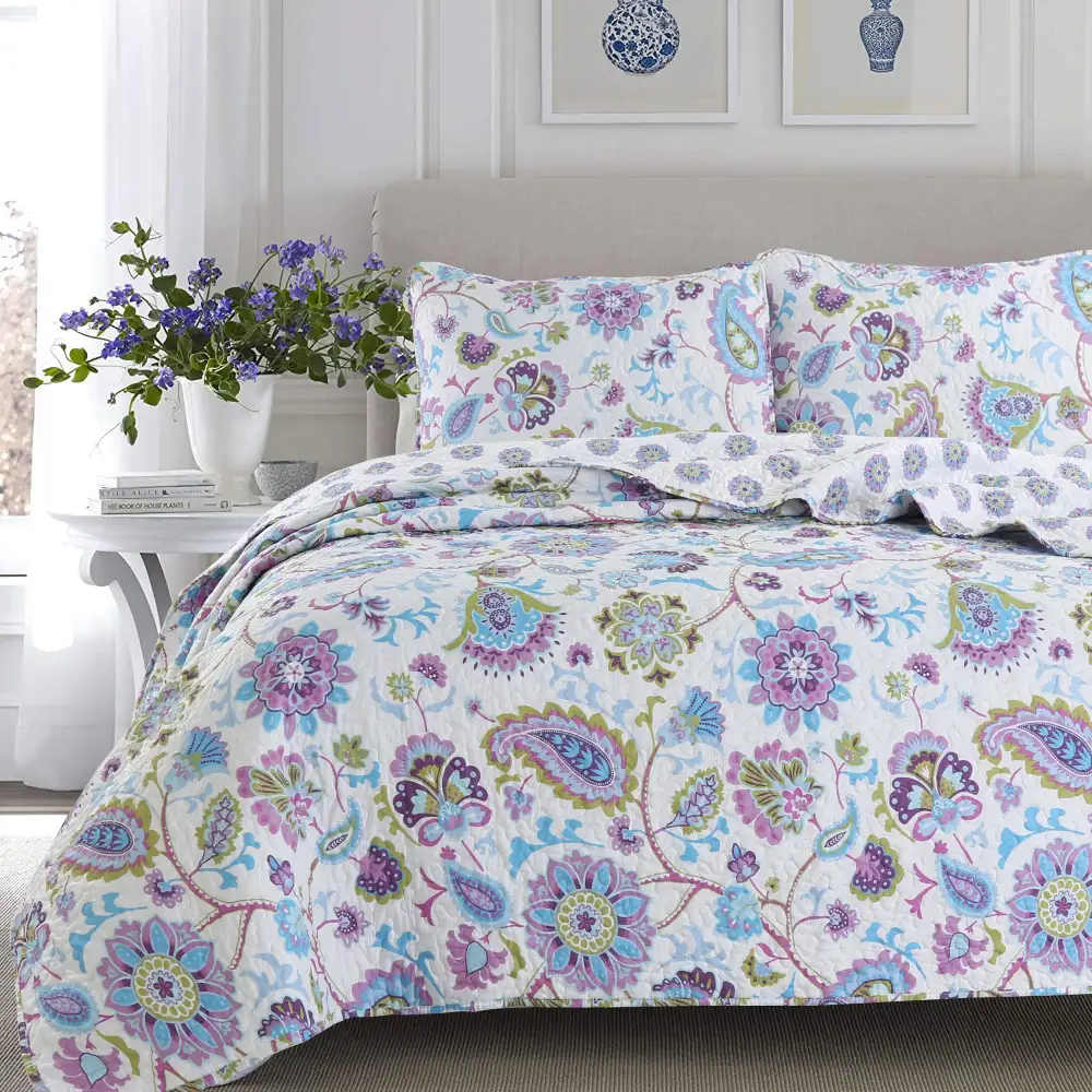 Bedroom Floral Reversible Quilt Bedding Set
