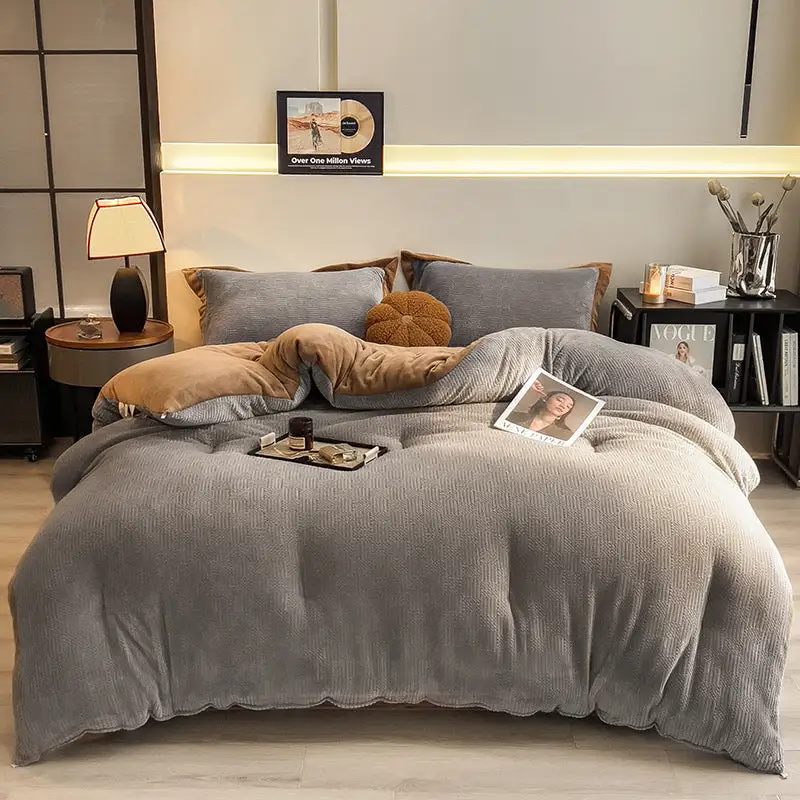 Velvet Comforter Quilt With Jacquard Detail
