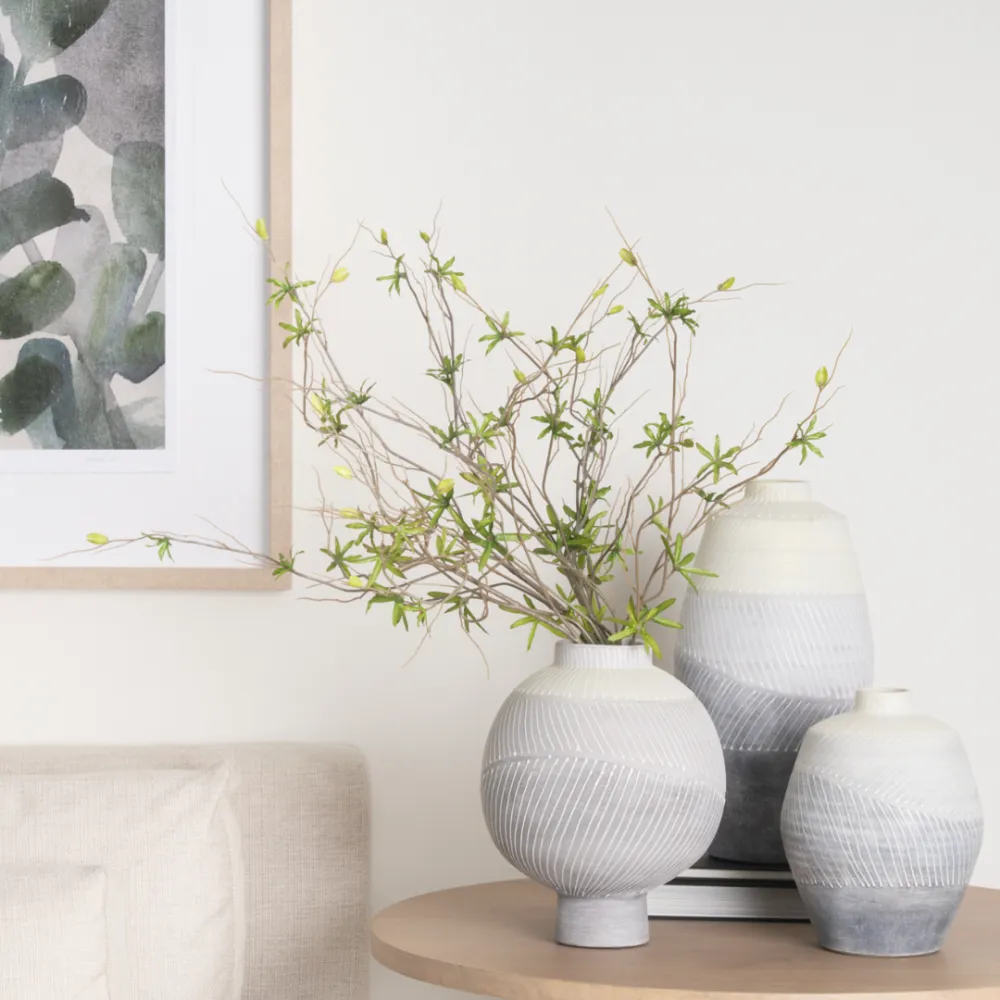 Sculptural Refined Decorative Table Vase