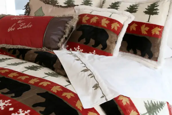 Animal Motif Pine Motif Bedding Set