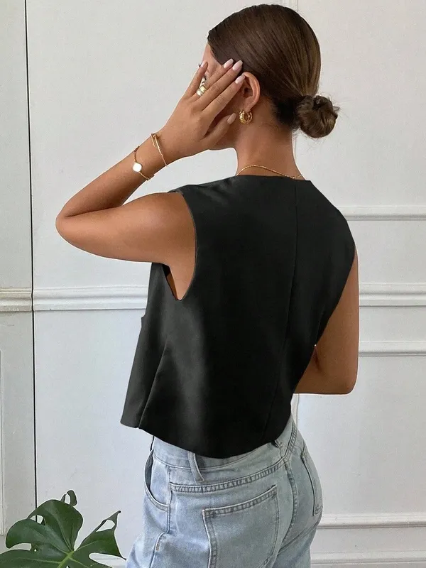 Black Pocket Round Neck Vest