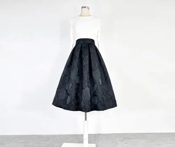 Chic Light Embroidered High Waist Skirt