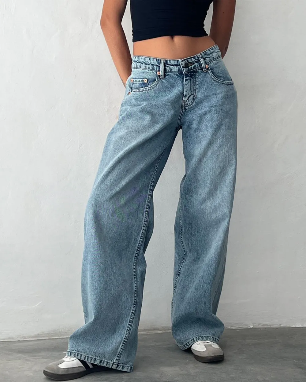 Relaxed Mid-Rise Straight-Leg Jeans