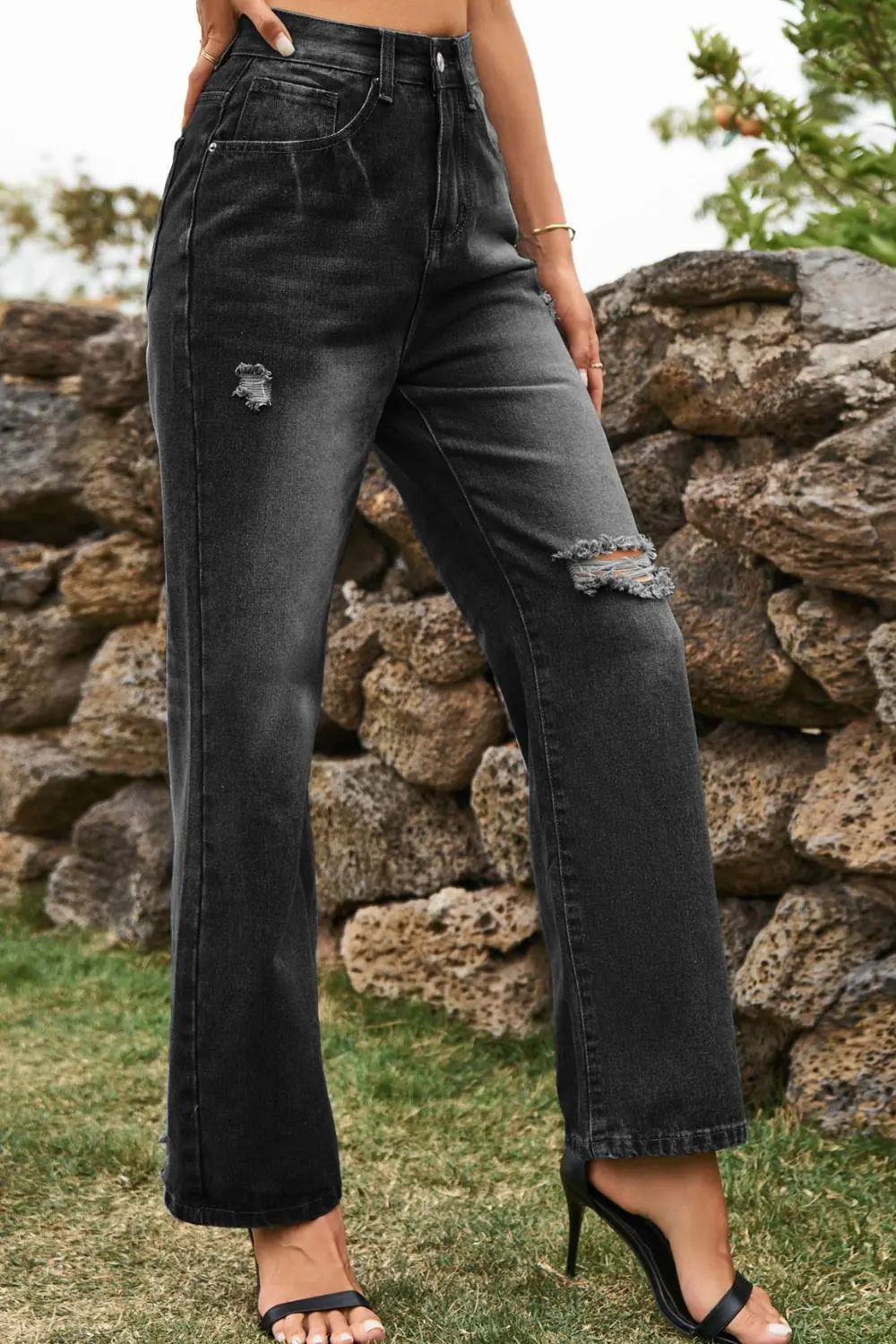 Distressed Buttoned Loose Fit Denim Jeans
