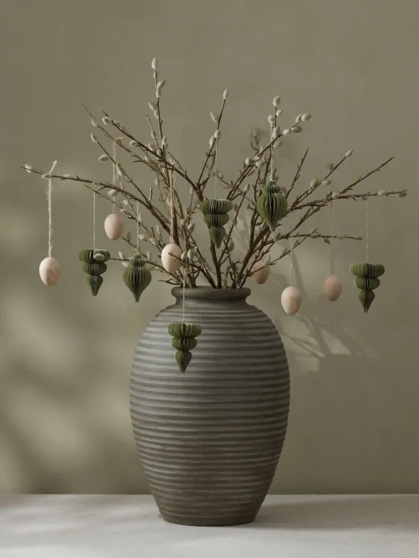 Classic Ribbed Round Decorative Table Vase