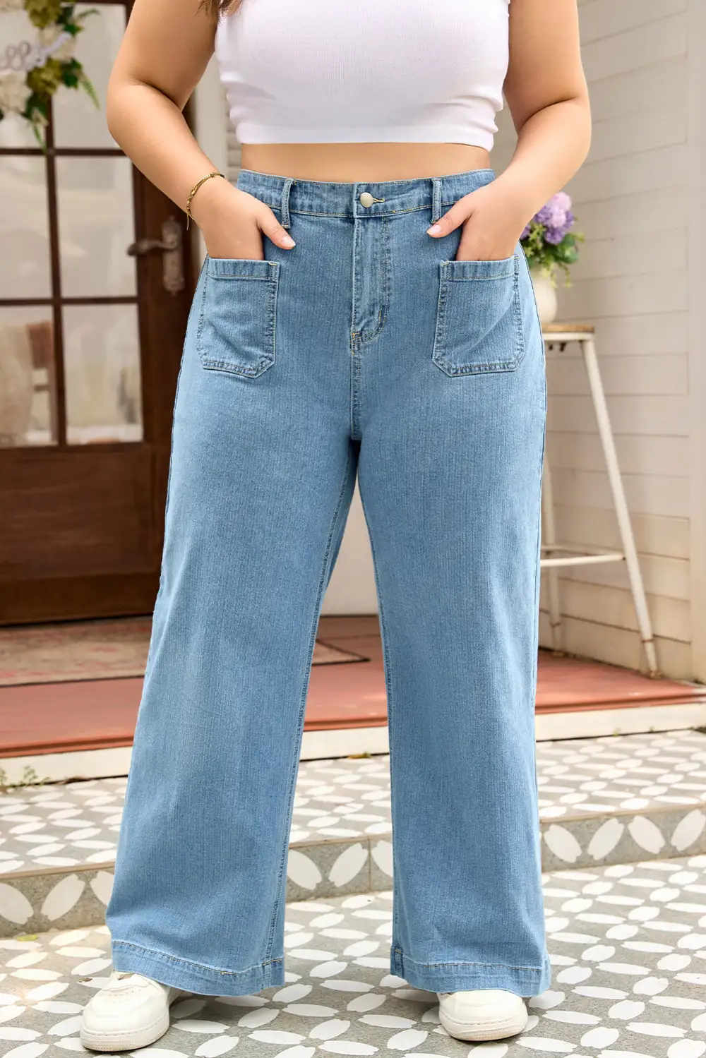 Patched Pocket Textured Wide Leg Jeans