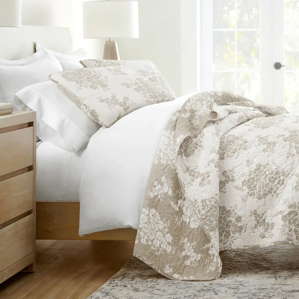 Distressed Bouquet Reversible Quilted Coverlet Set