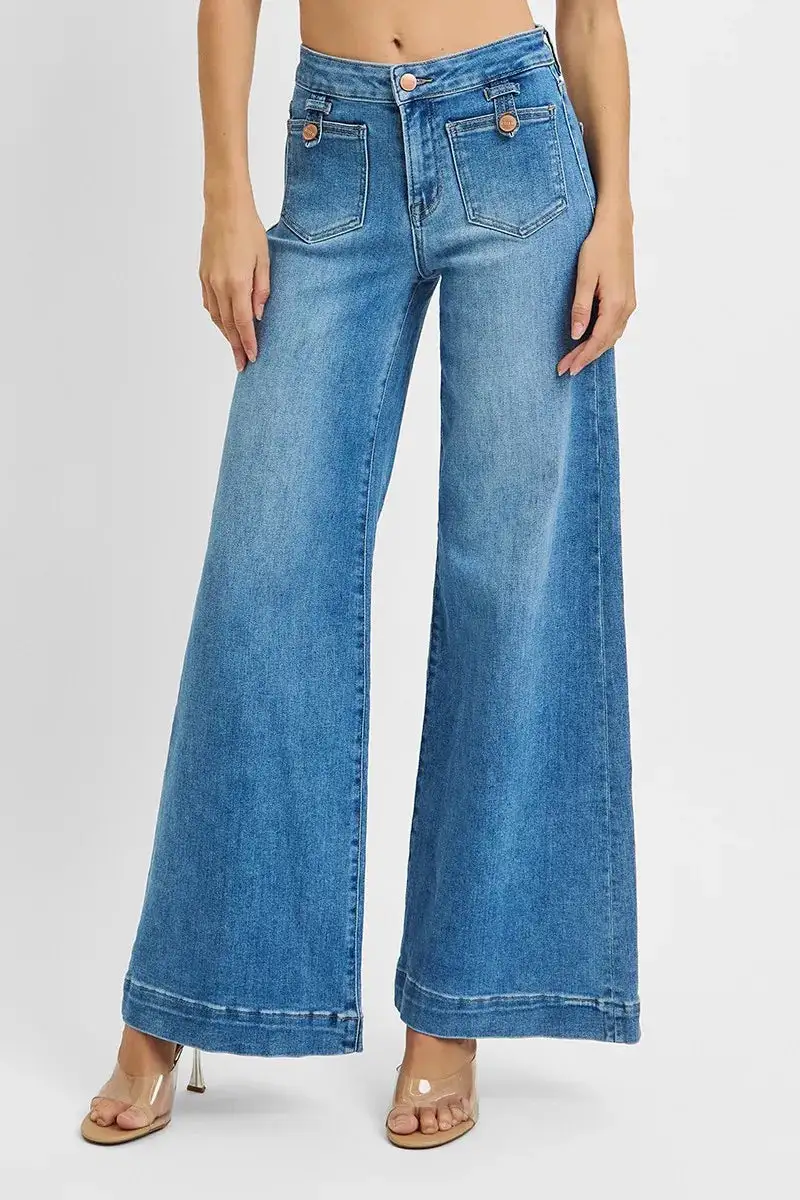 Mid Rise Wide Leg Pocketed Denim Jeans