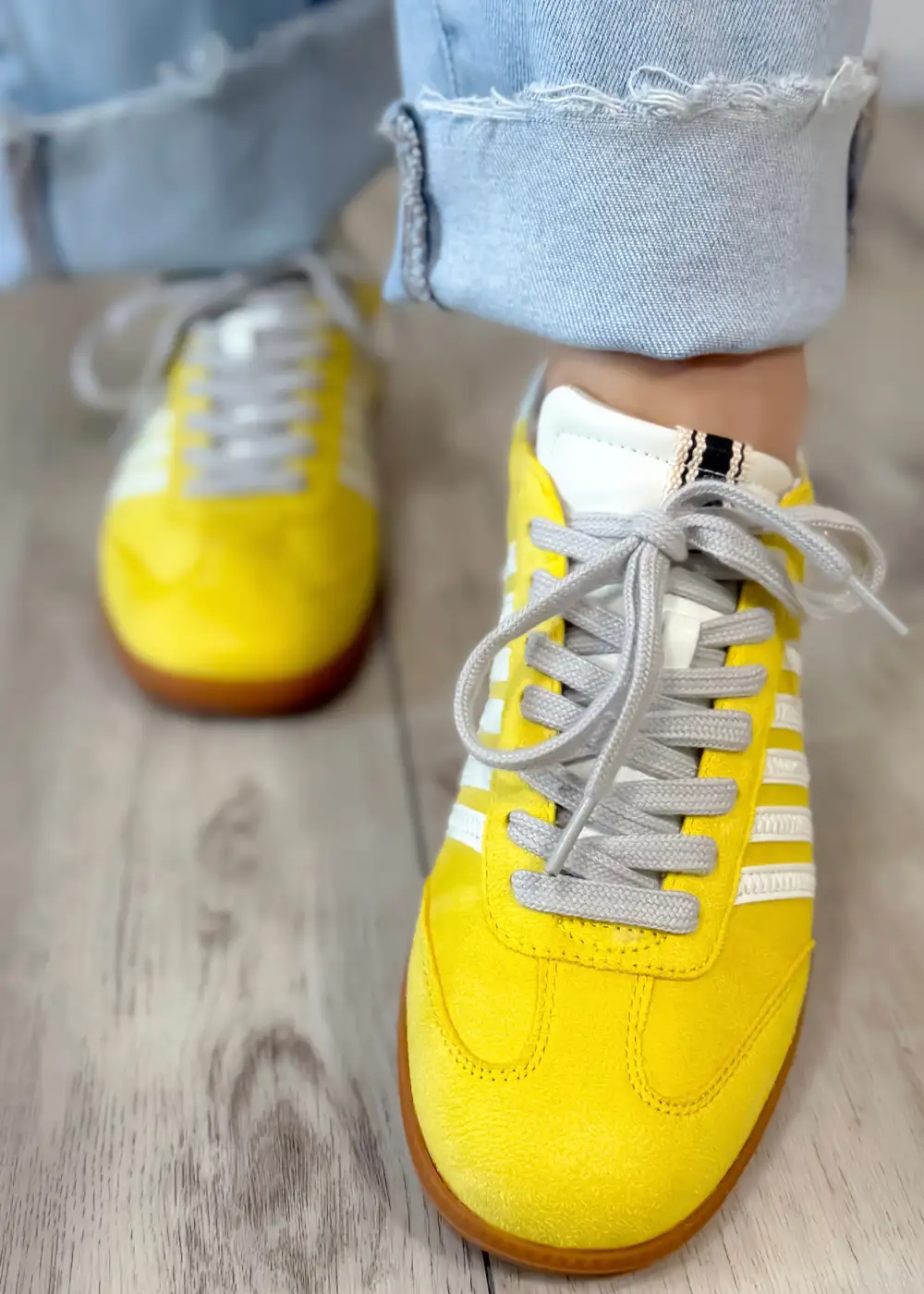 Retro Suede Casual Sneakers