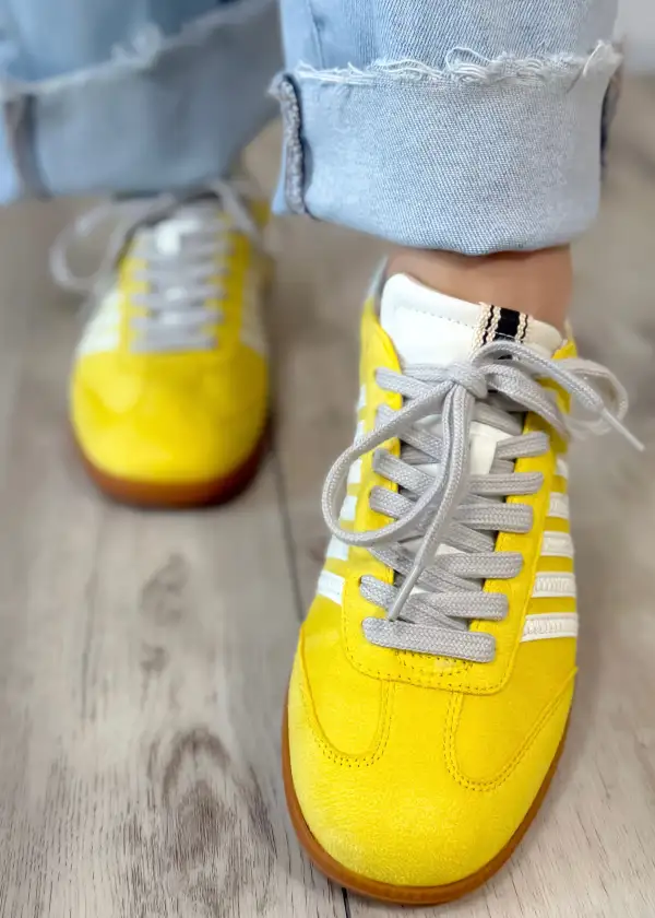 Retro Suede Casual Sneakers