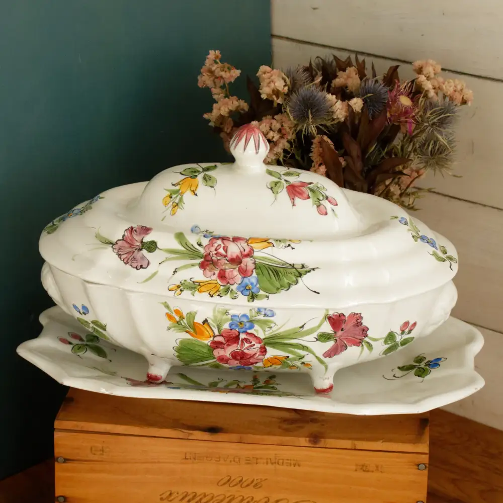 Decorative Timeless Soup Tureen