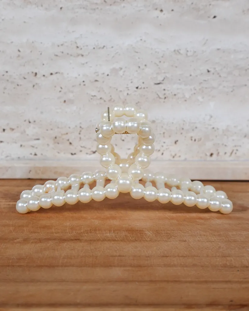 Easy-Wear Pearl Accent Hair Clip