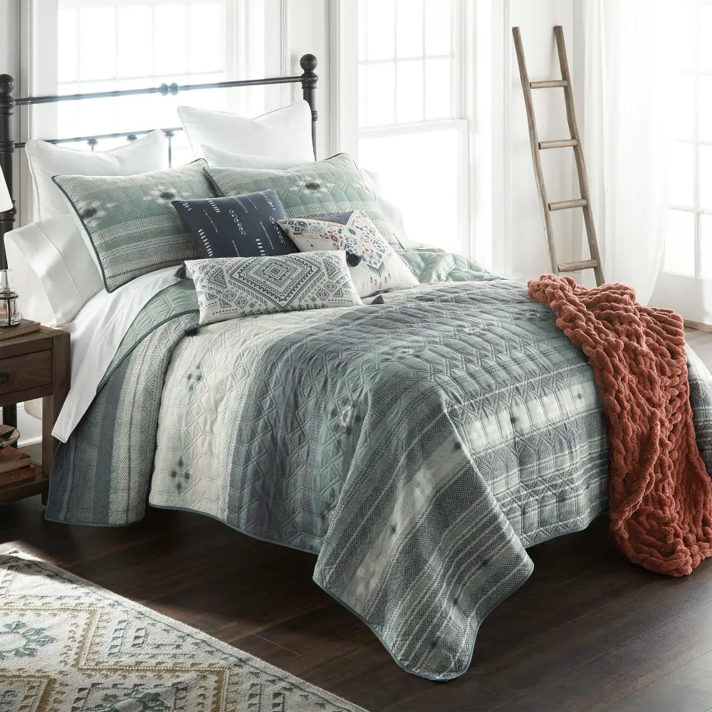 Classic Quilted Striped Quilt Set
